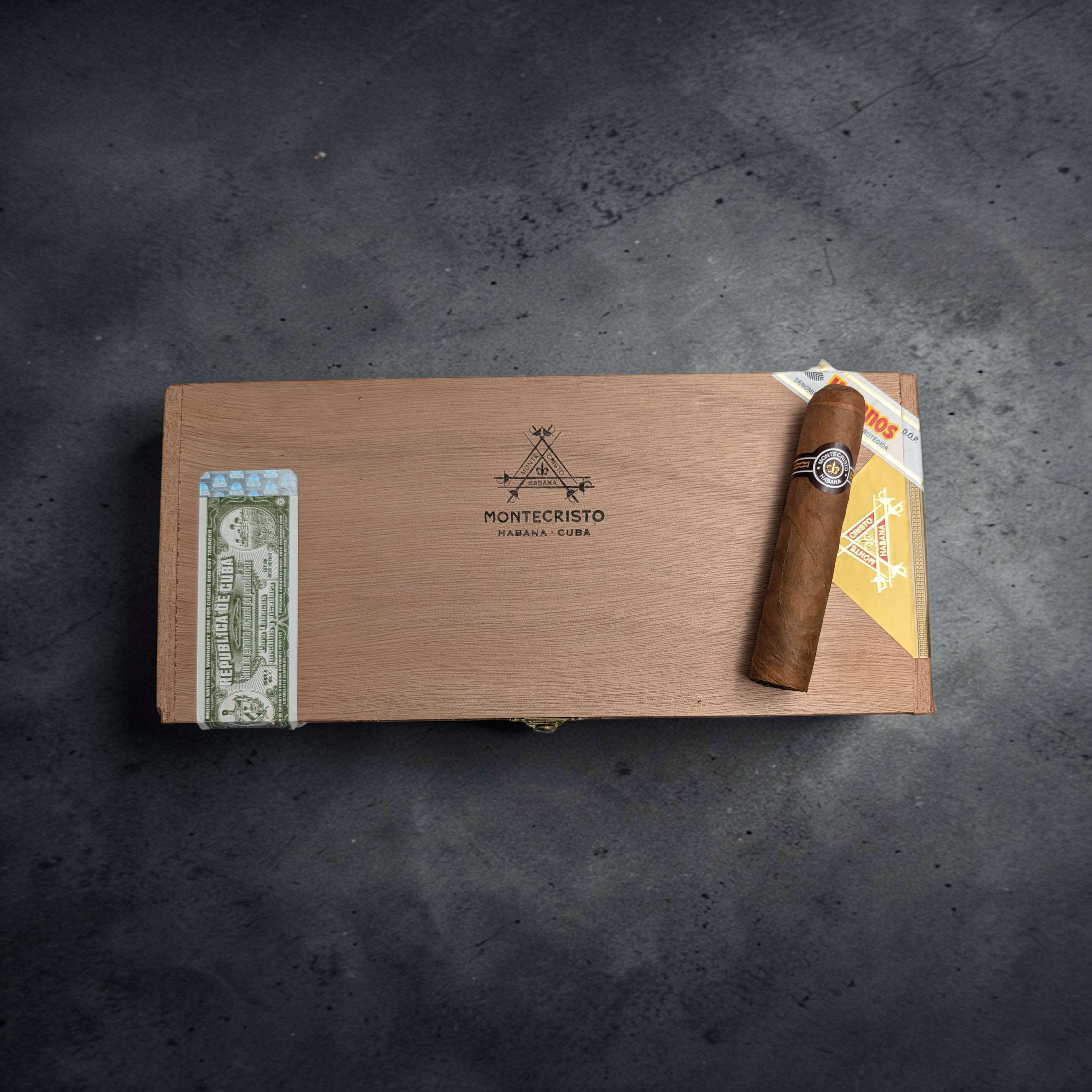 Montecristo Petit Edmundo