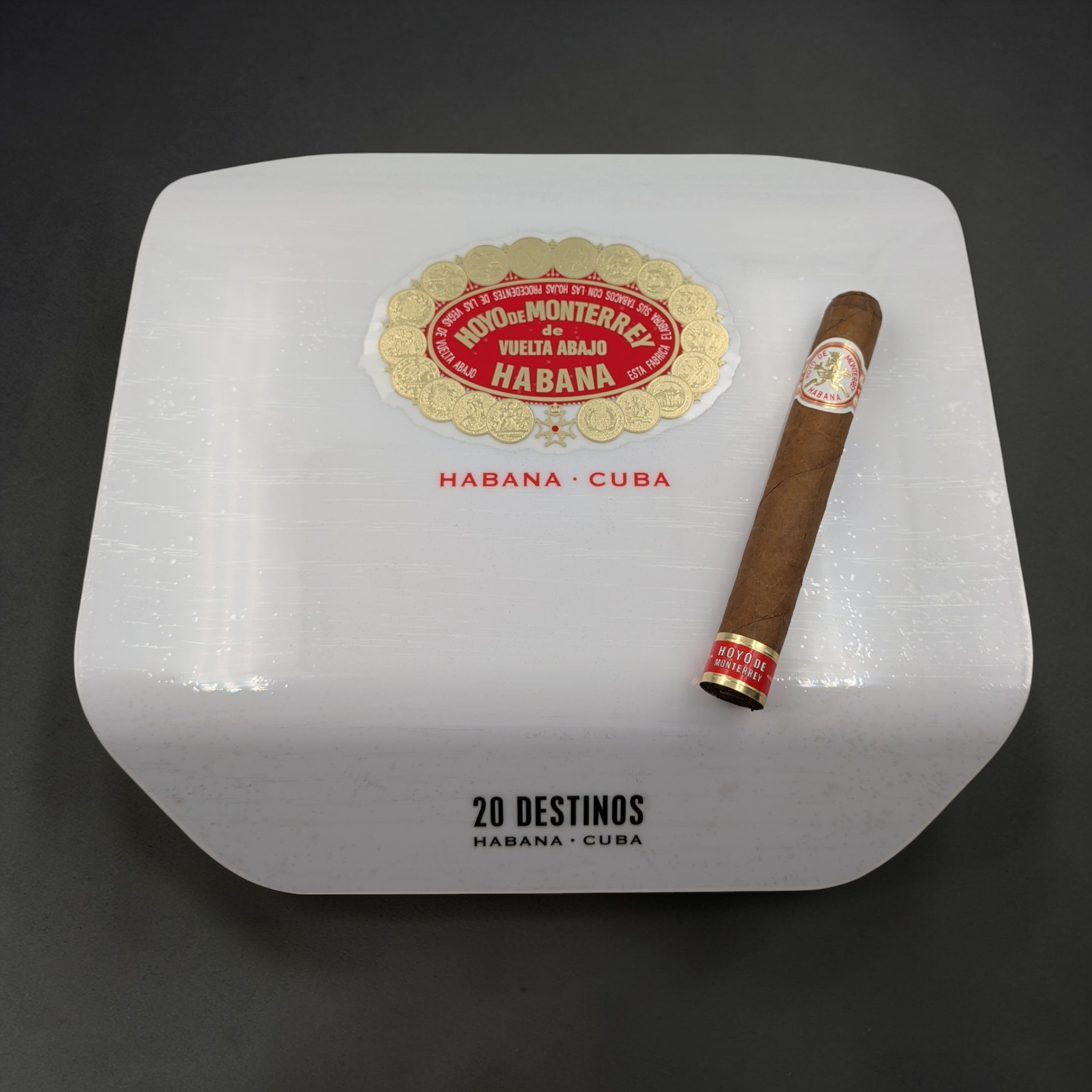 HOYO Destinos Travel Humidor